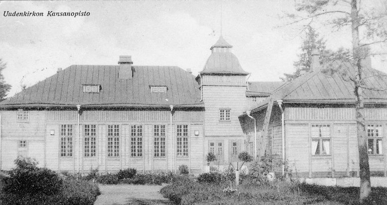 kansanopiston rakennus